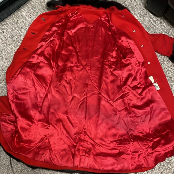 Vintage mink trimmed 100% wool coat - fur collar, cuffs and skirt hem - Picture 12 of 14